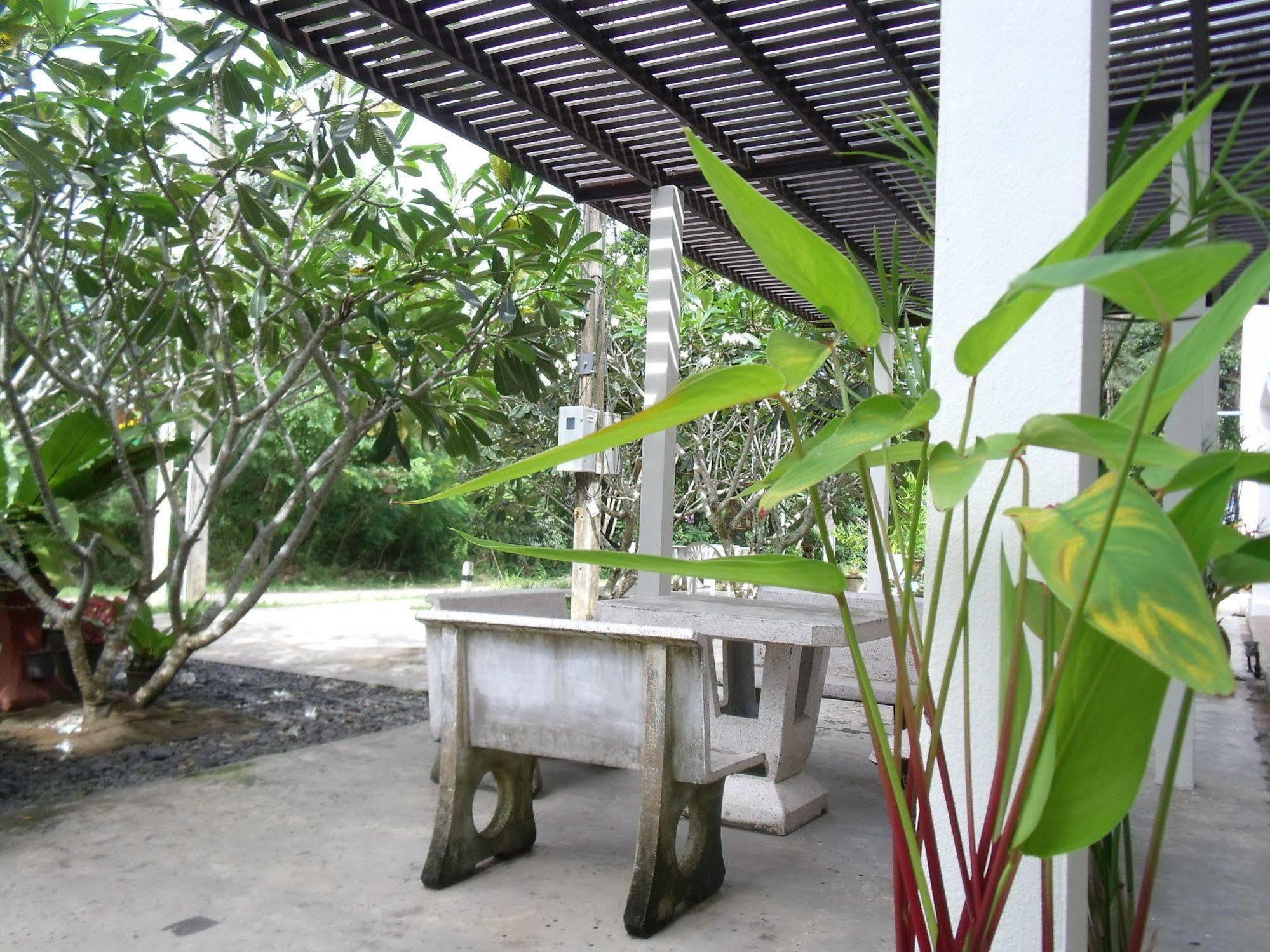 Albatross Guesthouse @ Thungwualaen Beach Pathiu Exteriér fotografie